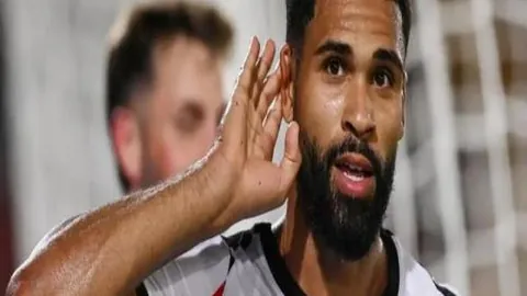 辽篮常规赛排名悬念重重：山东之战赢则无忧，败则需谨慎评估