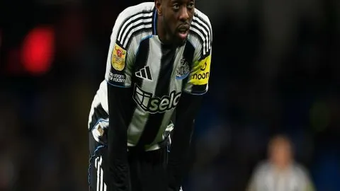 “王文轩转会至重庆铜梁龙，成为自由球员加盟新东家”